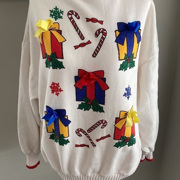 Vintage Holiday Present Christmas Turtleneck Sweatshirt - Picture 3 of 11